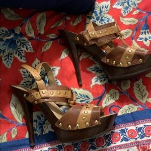 Jessica Simpson heels